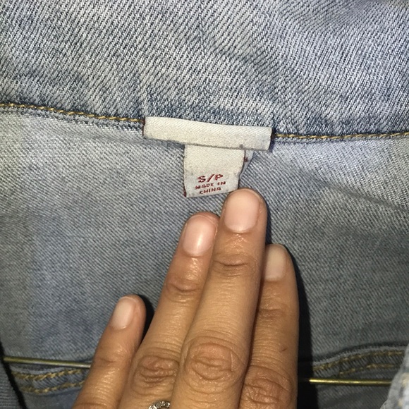 Light blue jean jacket! Size small! - Picture 3 of 4